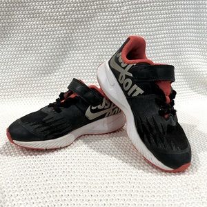 Kids Nike star runner size 11c